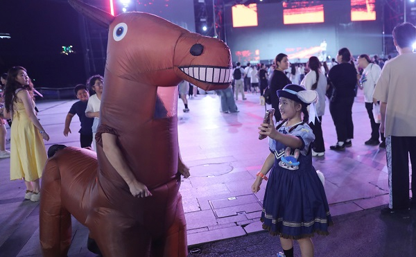 宜昌狂欢侏罗纪乐园_流坑古村民俗_